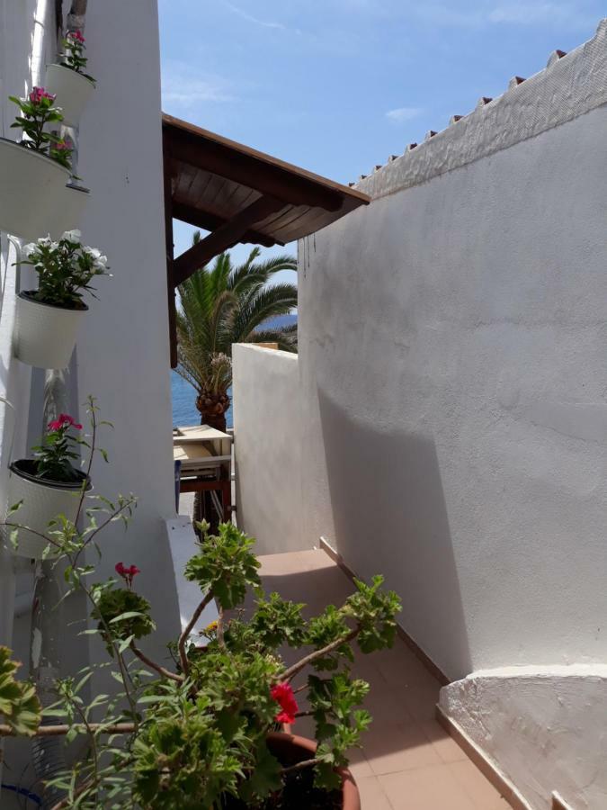 Christos Rooms Palaiochora Exterior foto
